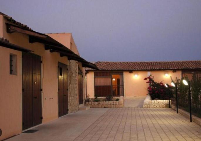 Agriturismo La Fiumara Villa Noto Exterior foto